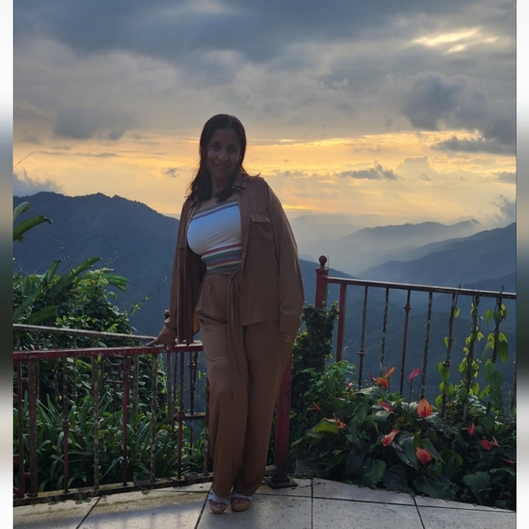 Meet the Posher - Picture 4 of 16